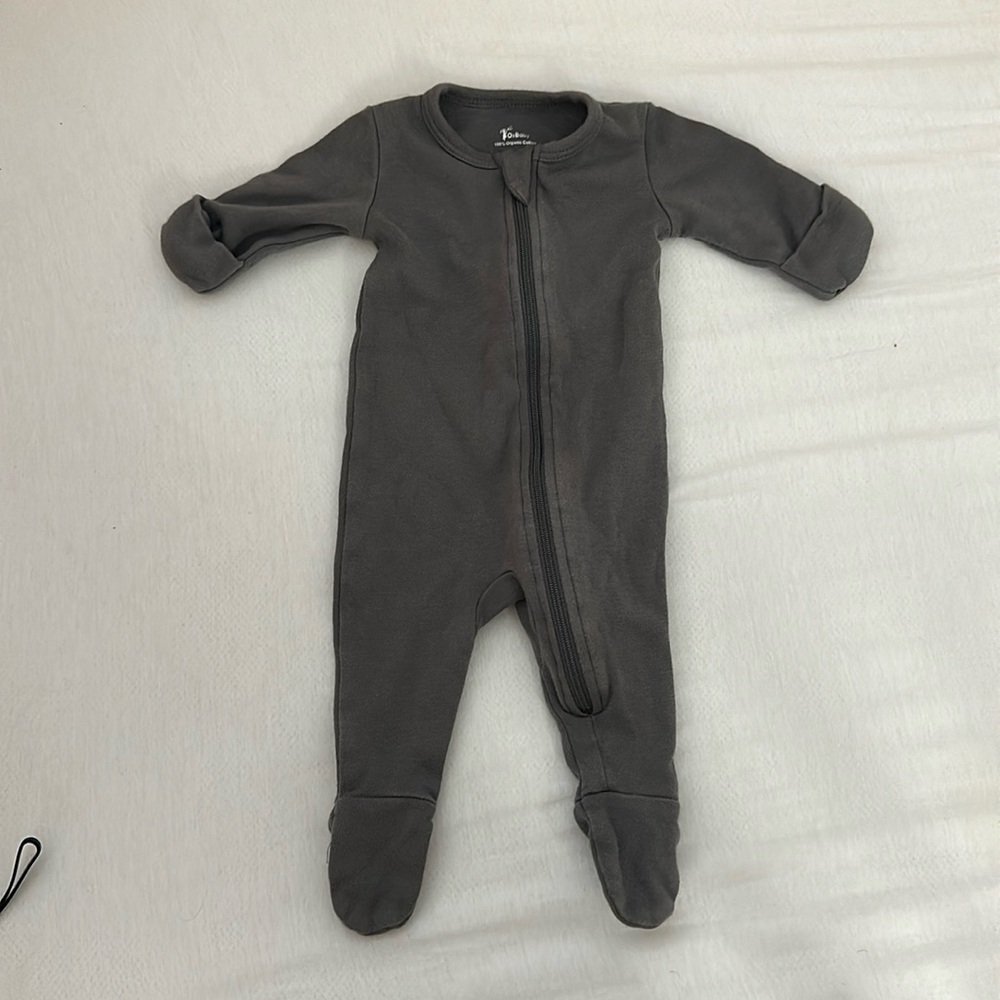 Newborn cotton onsie
